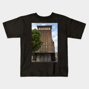 A building in Grays, Essex, England Kids T-Shirt